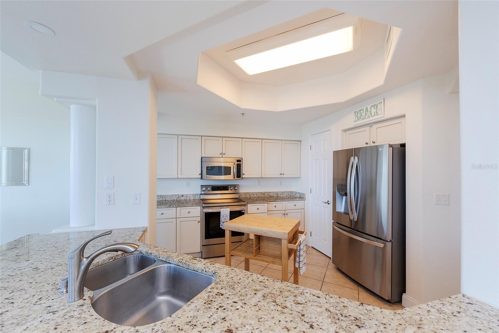 Image 54 of 68 For 3737 Atlantic Avenue 1004