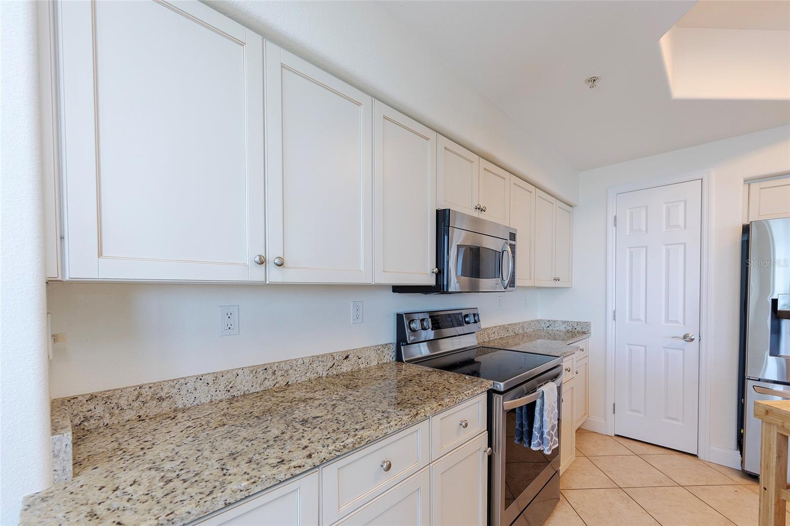 Image 57 of 68 For 3737 Atlantic Avenue 1004