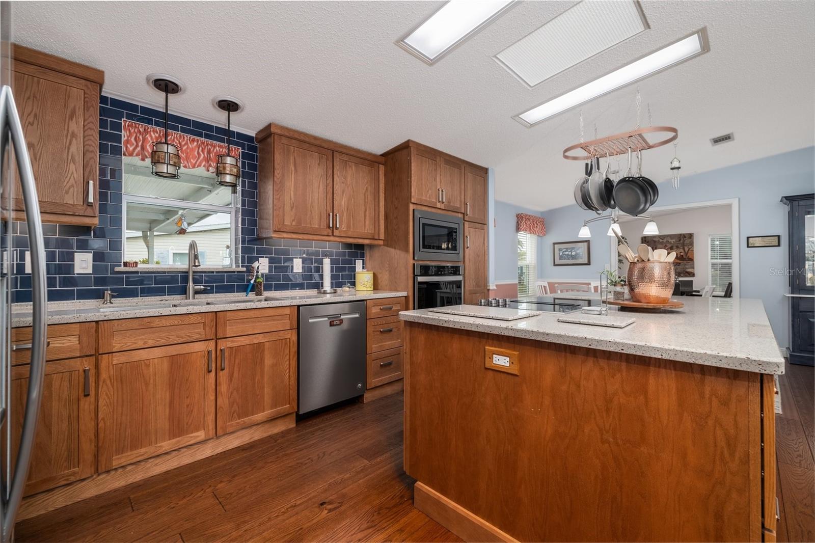 Image 12 of 34 For 706 Starboard Avenue