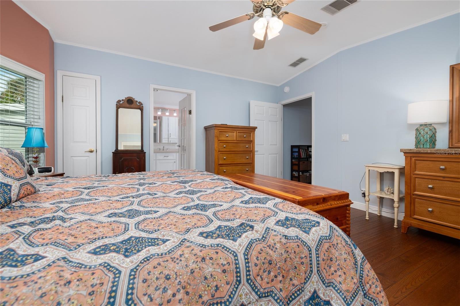 Image 15 of 34 For 706 Starboard Avenue