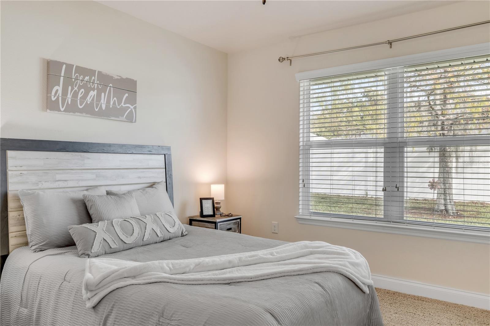 Image 22 of 52 For 607 Coral Trace Boulevard