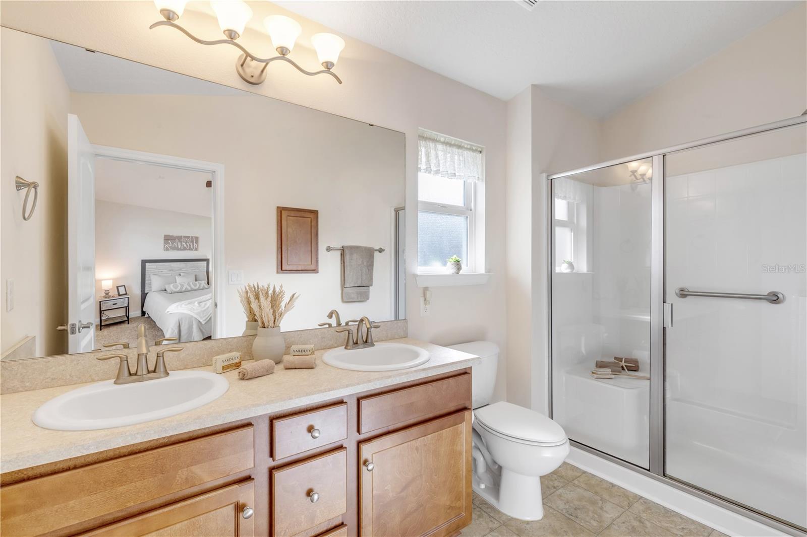 Image 24 of 52 For 607 Coral Trace Boulevard