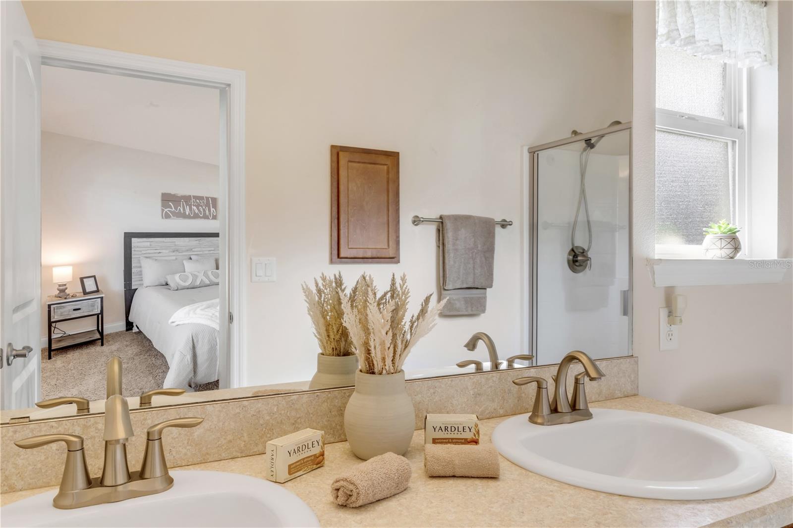 Image 25 of 52 For 607 Coral Trace Boulevard