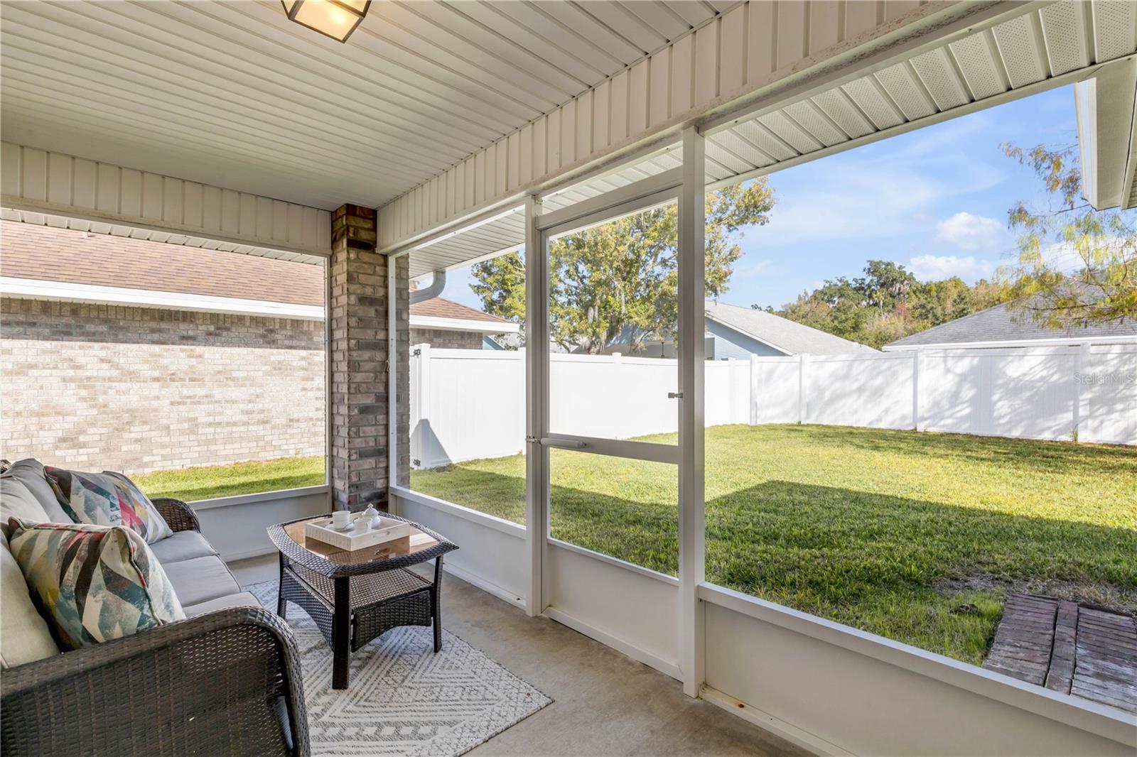 Image 35 of 52 For 607 Coral Trace Boulevard