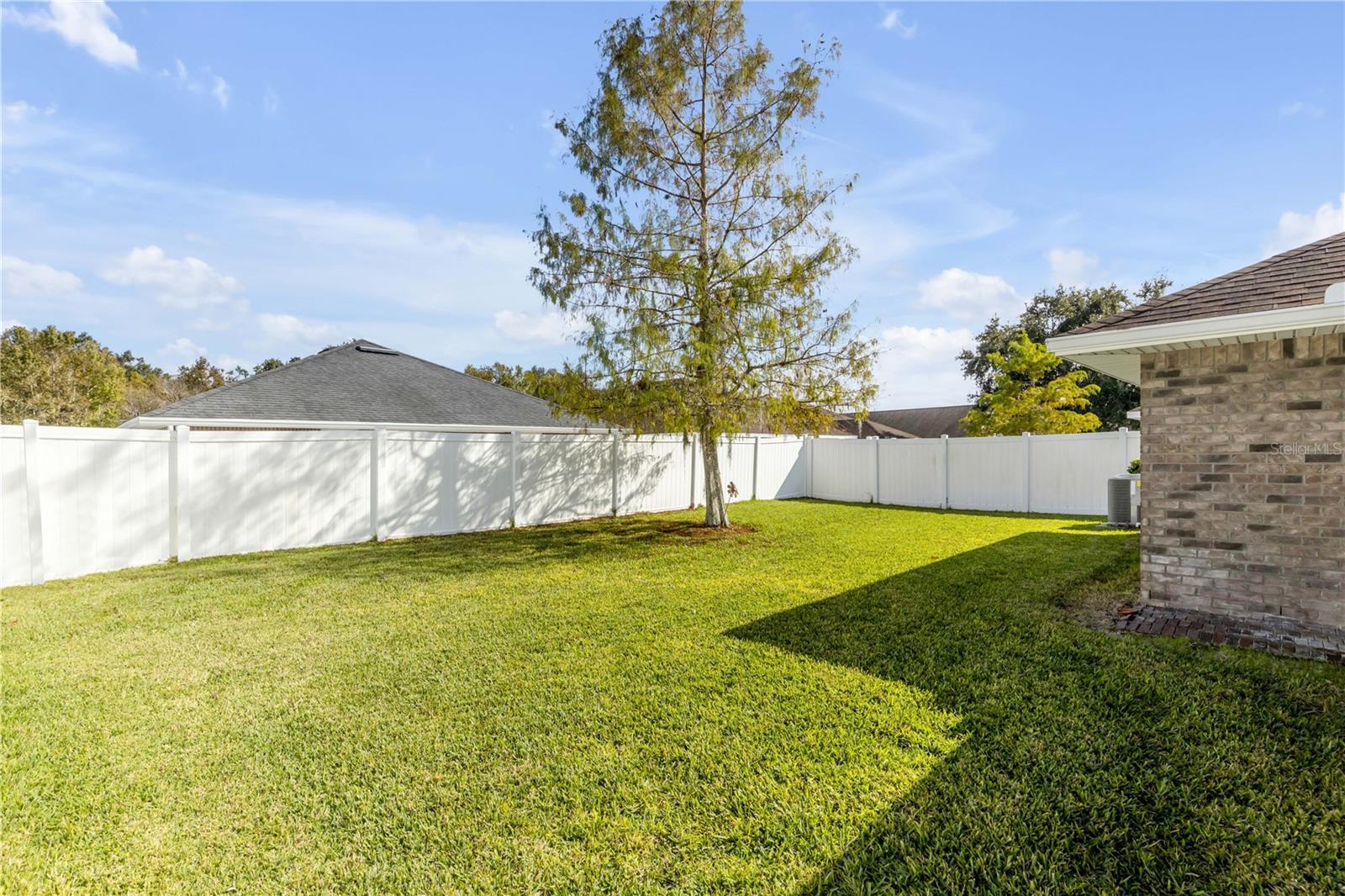 Image 37 of 52 For 607 Coral Trace Boulevard