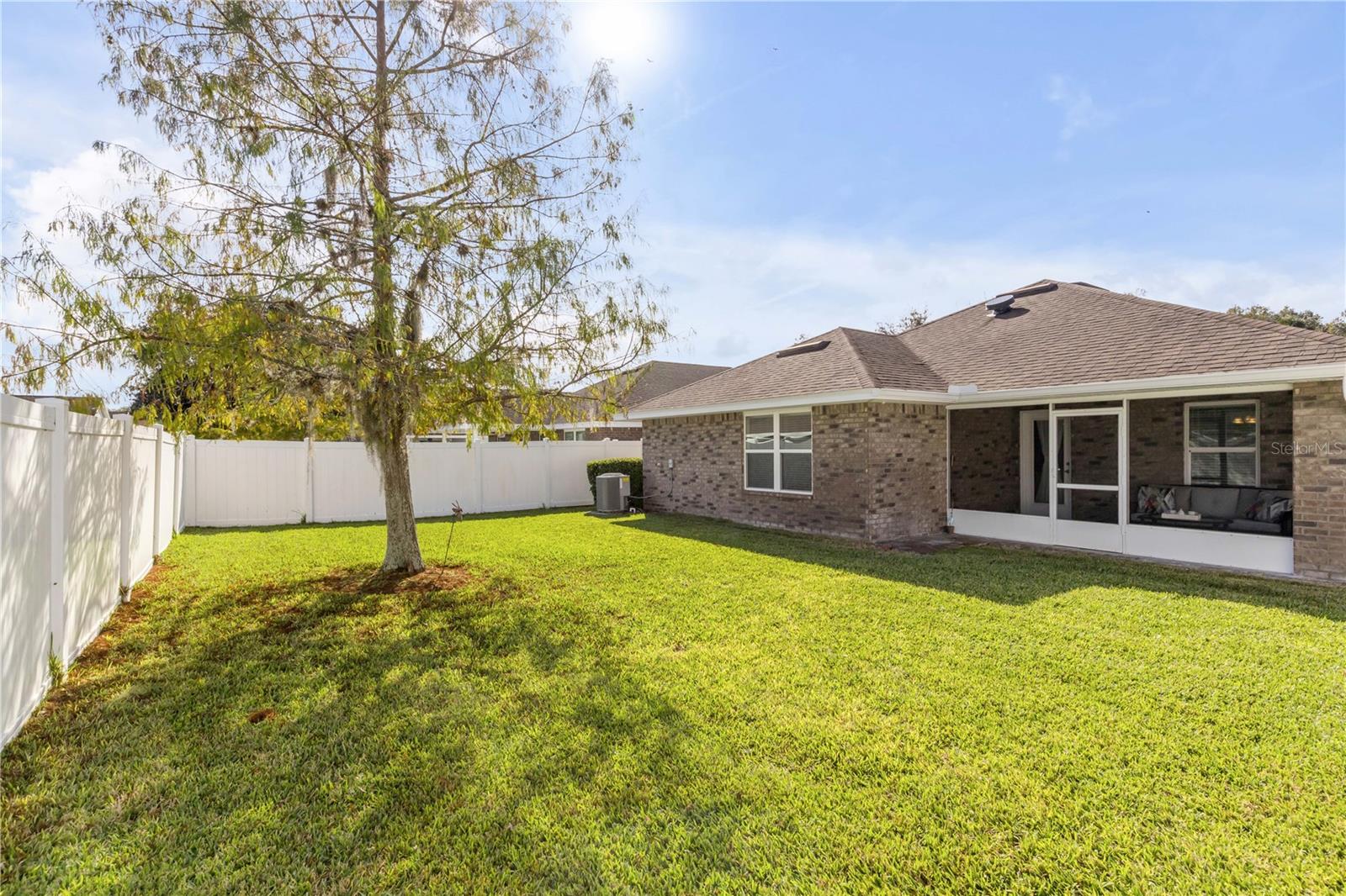 Image 38 of 52 For 607 Coral Trace Boulevard