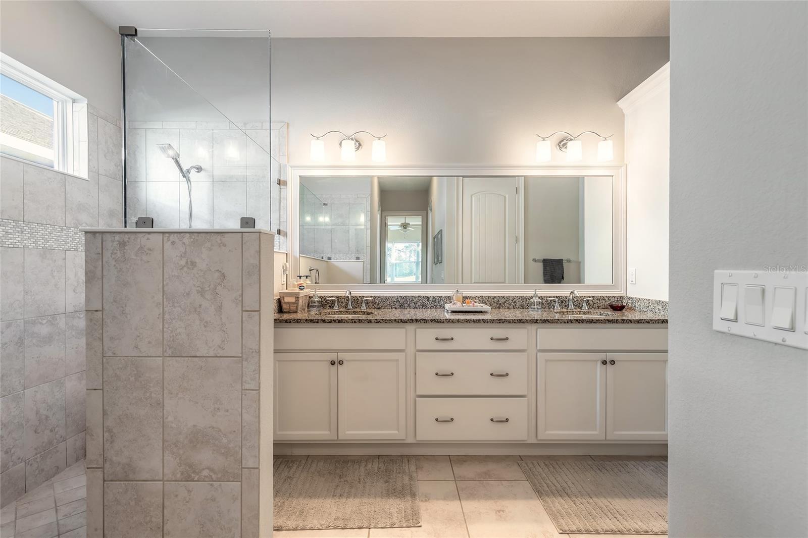 Image 23 of 49 For 2929 Bella Flore Terrace