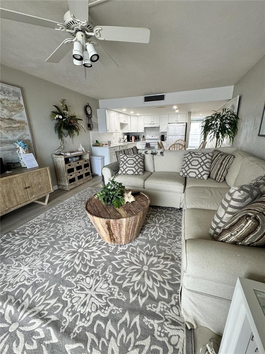 Image 5 of 6 For 4849 Saxon Drive A208