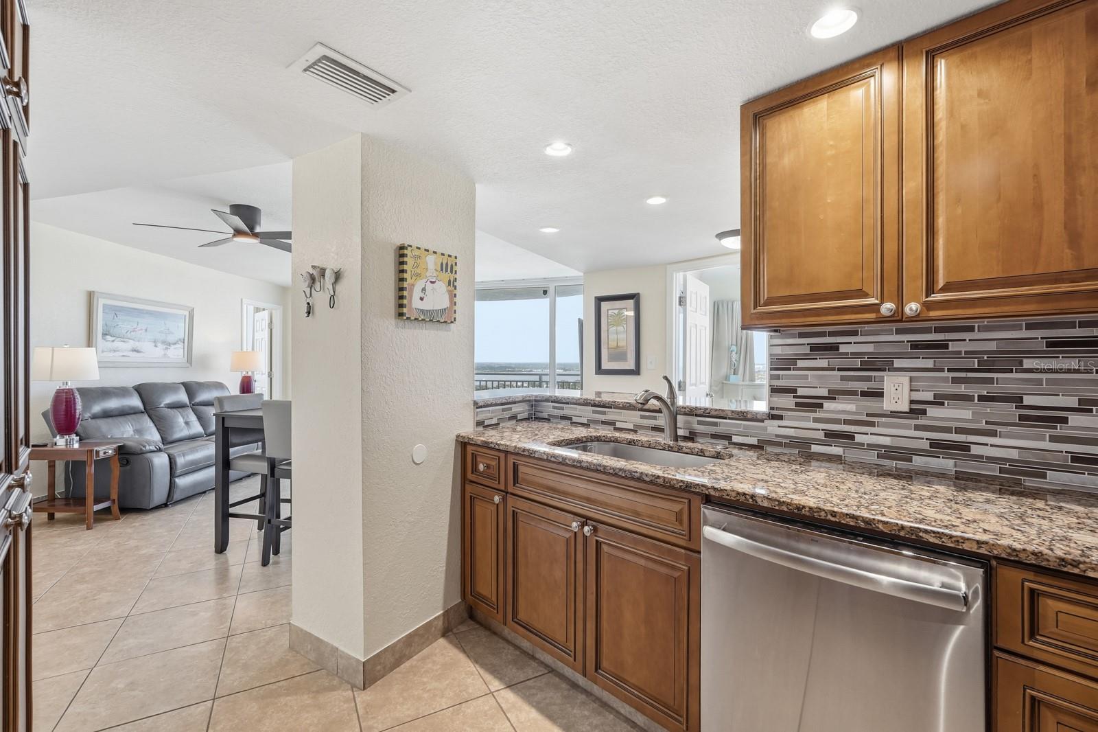 Image 26 of 62 For 2625 Atlantic Avenue 18nw