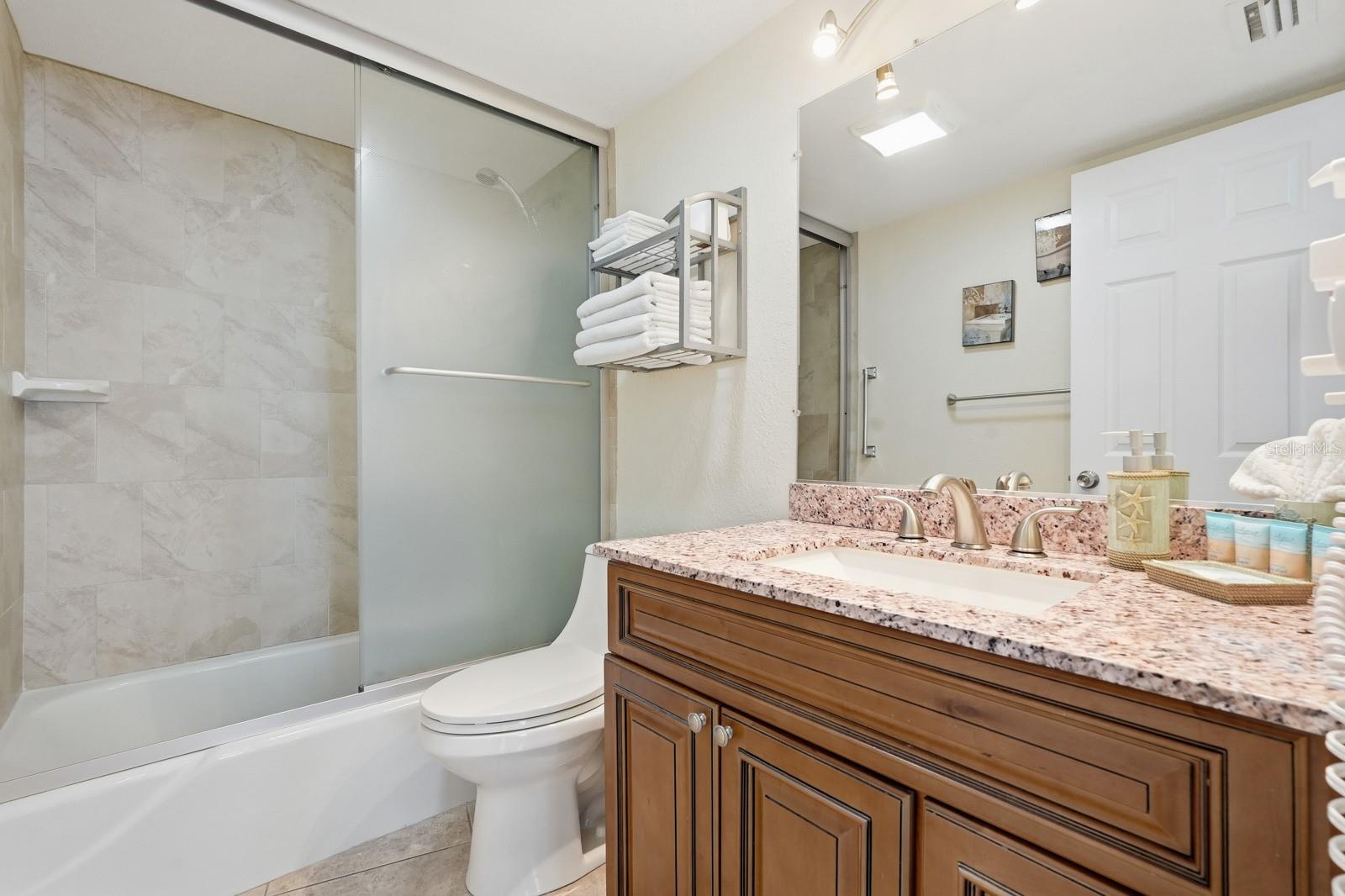 Image 37 of 62 For 2625 Atlantic Avenue 18nw