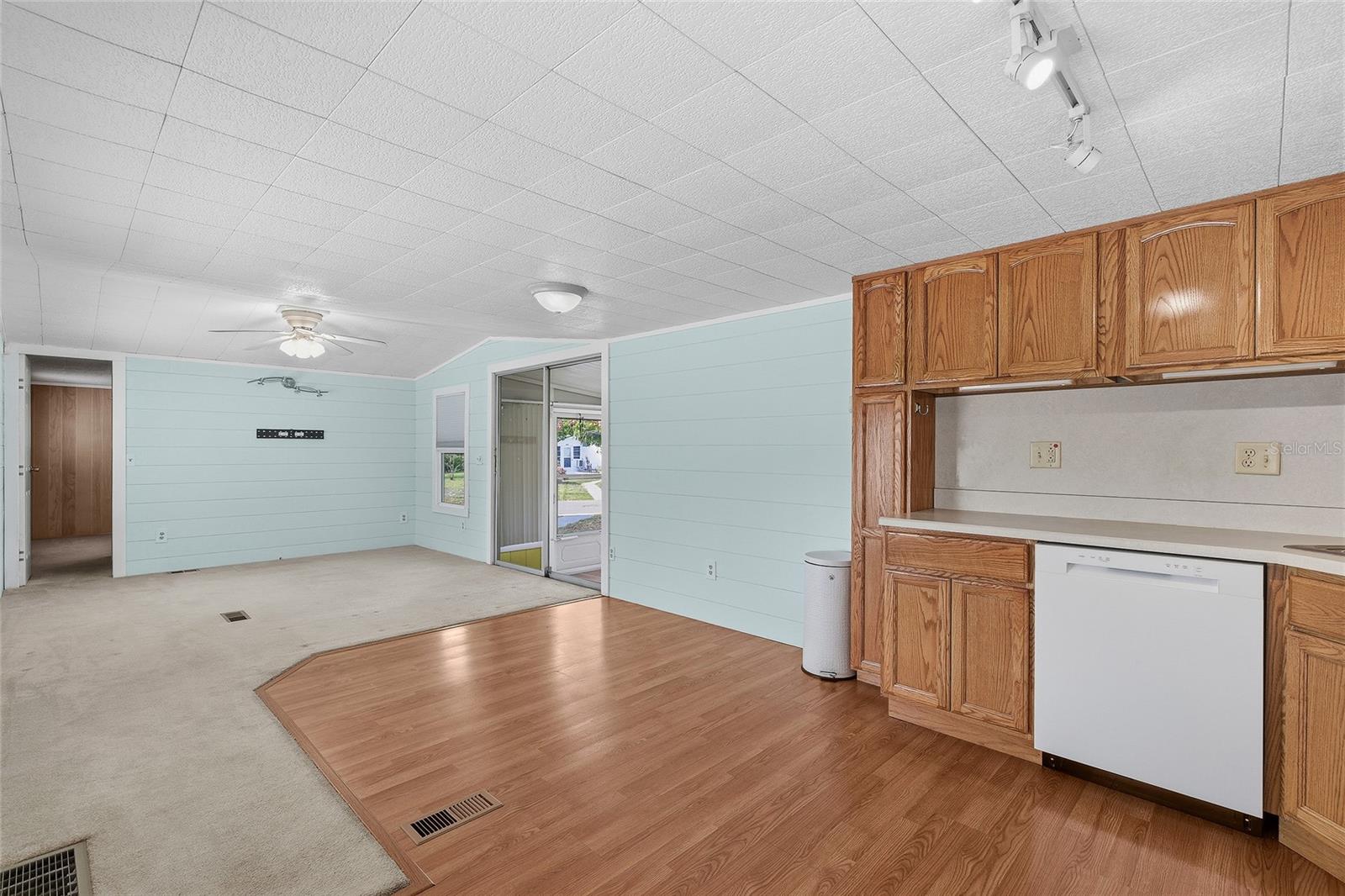 Image 10 of 43 For 5293 Isabelle Avenue