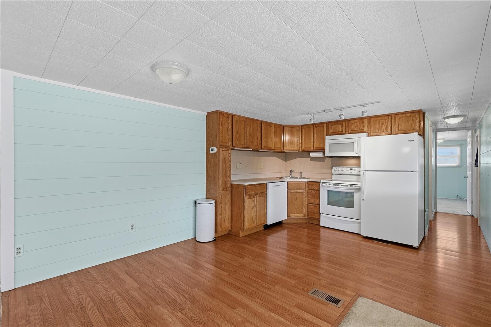 Image 11 of 43 For 5293 Isabelle Avenue