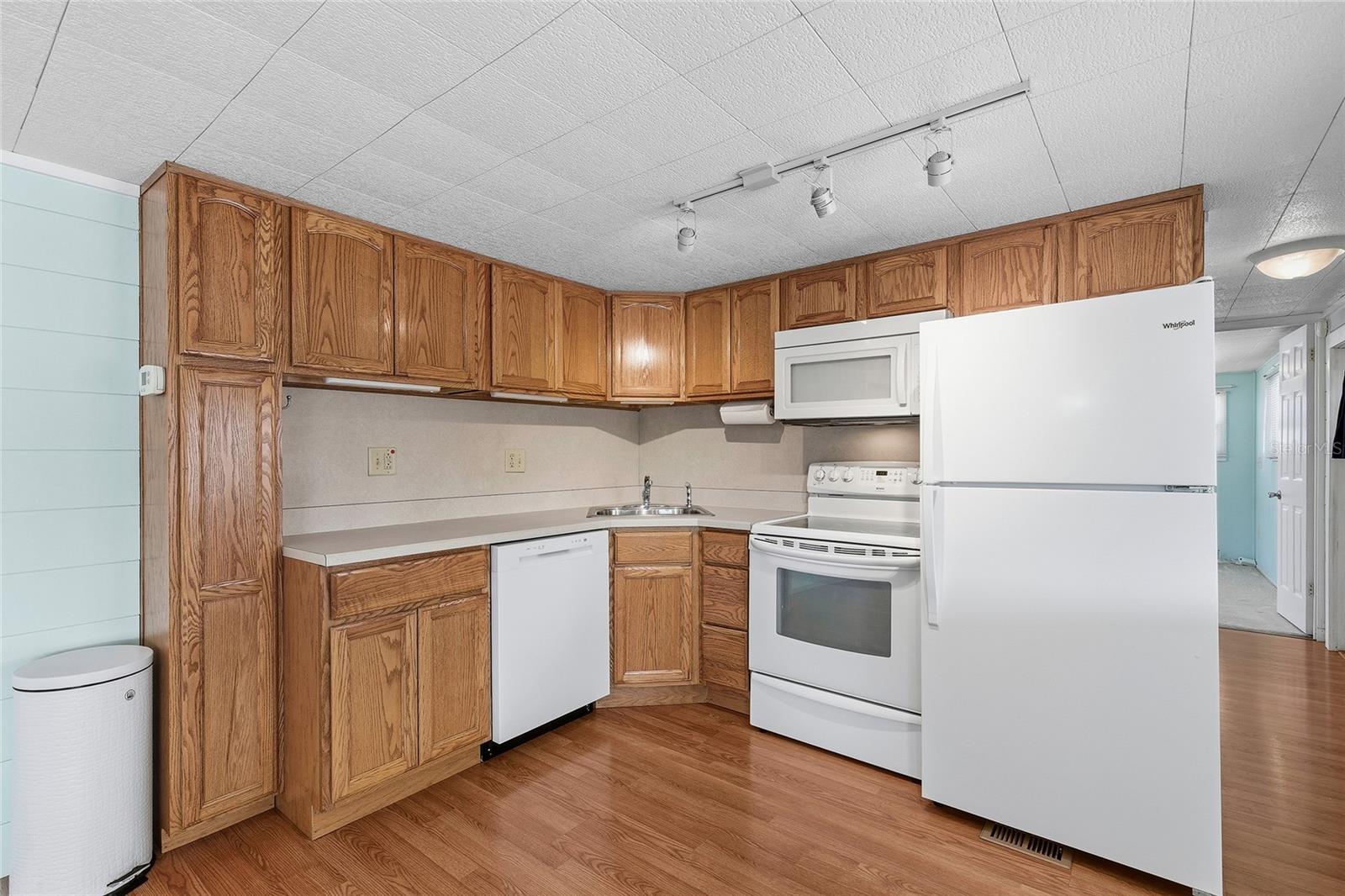 Image 12 of 43 For 5293 Isabelle Avenue