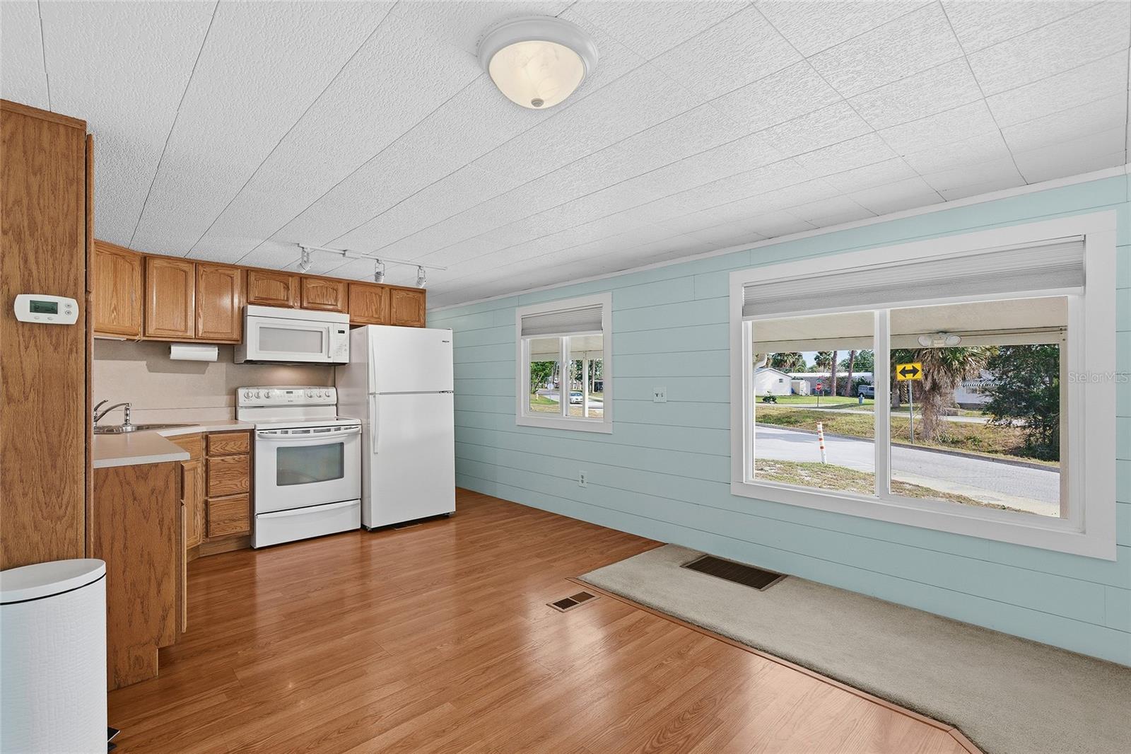 Image 13 of 43 For 5293 Isabelle Avenue