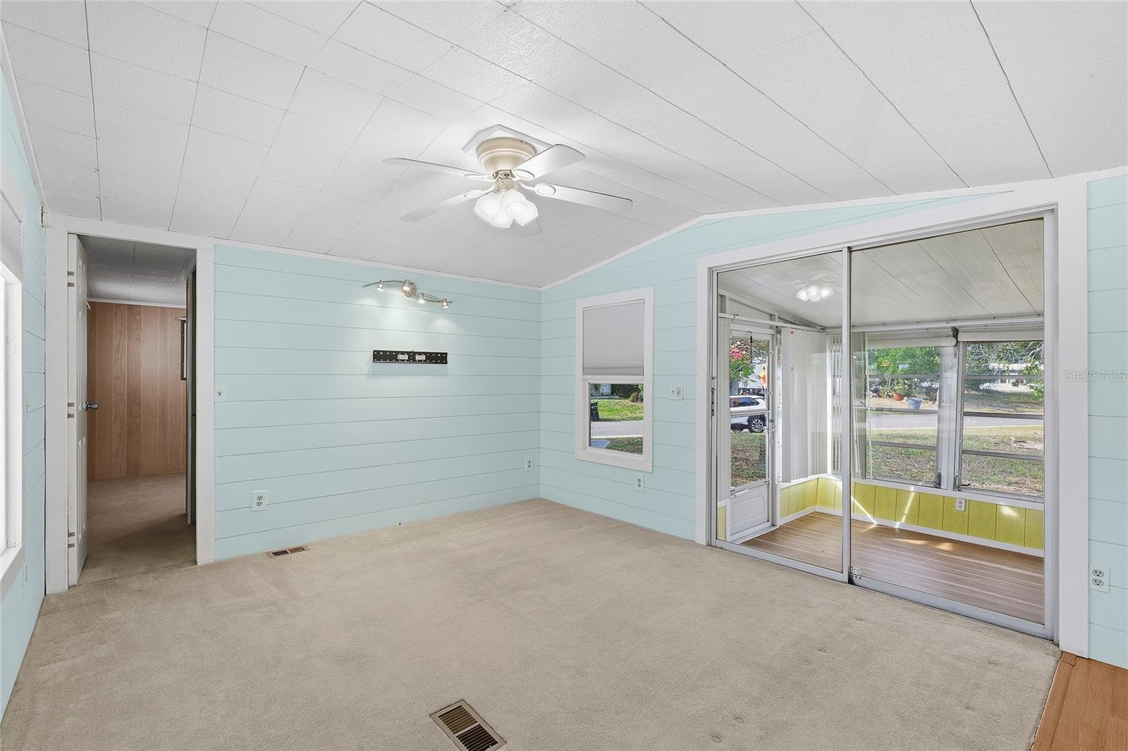 Image 16 of 43 For 5293 Isabelle Avenue