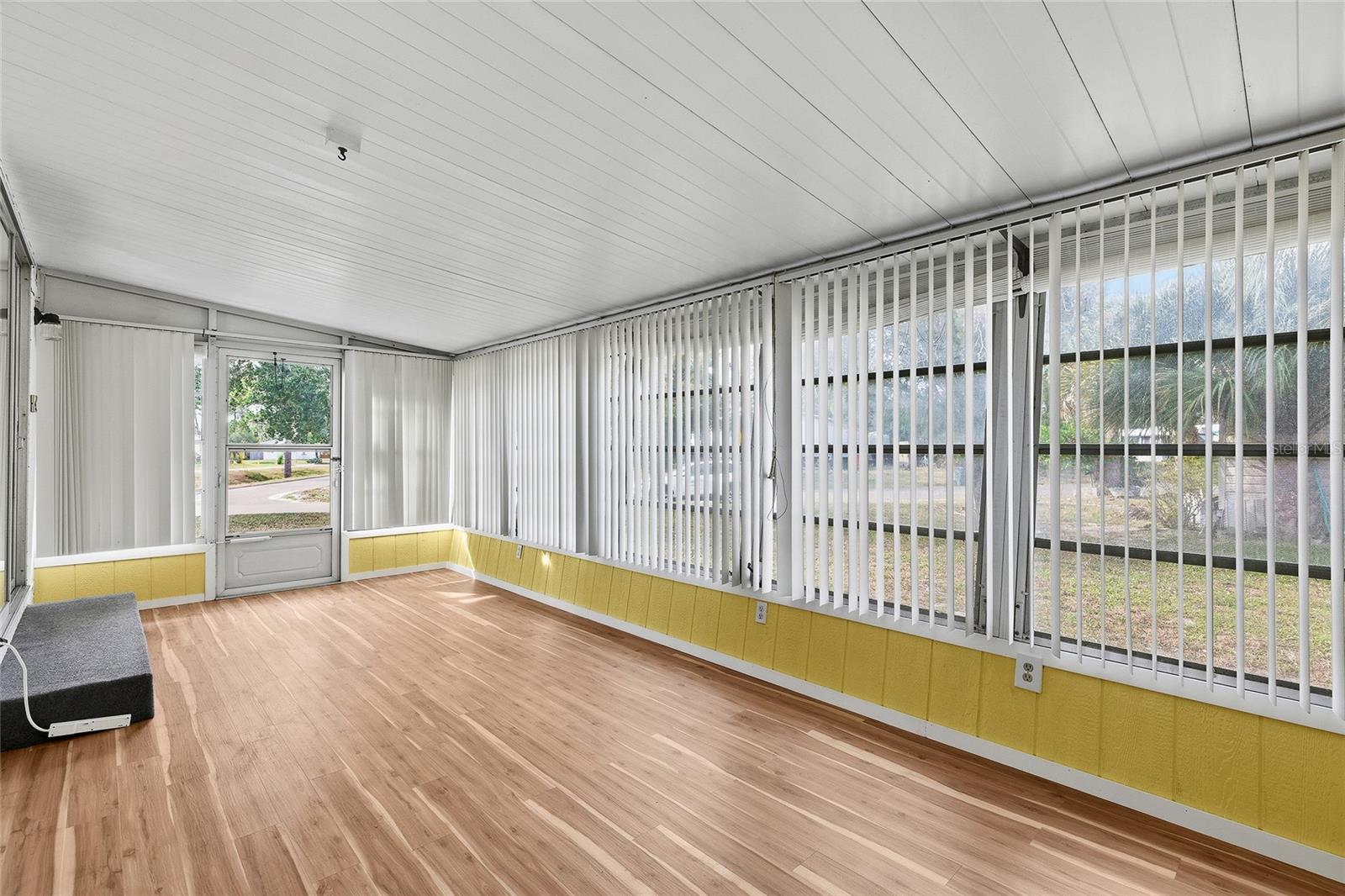 Image 20 of 43 For 5293 Isabelle Avenue