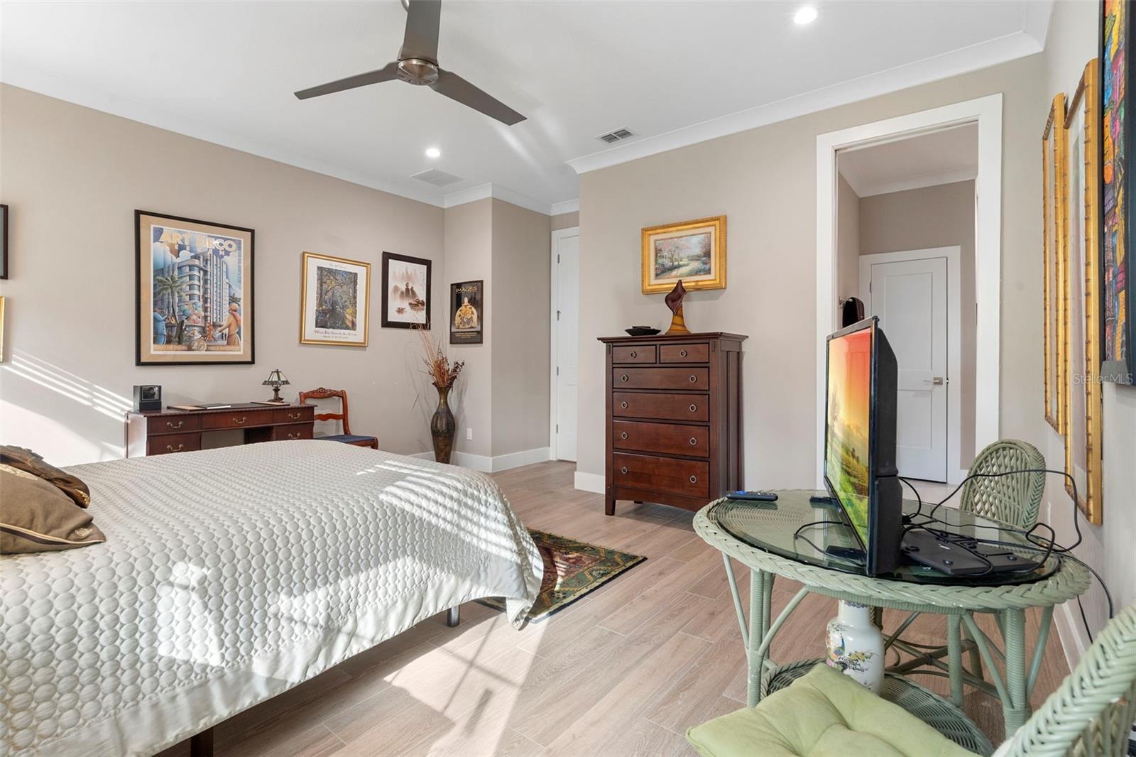 Image 27 of 60 For 1702 Saxon Drive