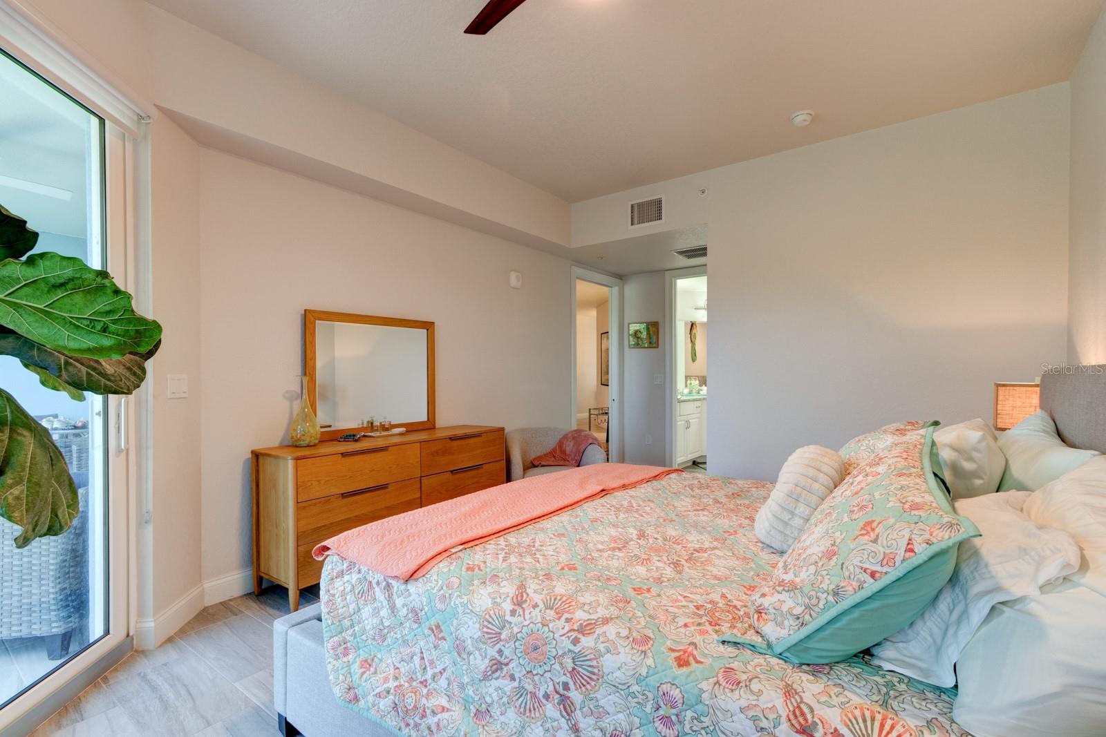 Image 10 of 27 For 3 Riverwalk Drive 202