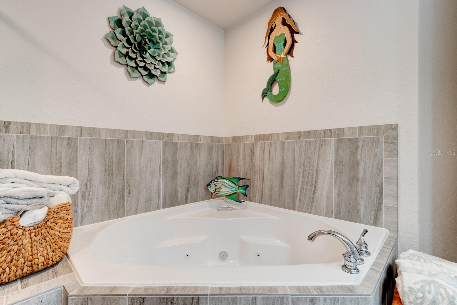 Image 14 of 27 For 3 Riverwalk Drive 202