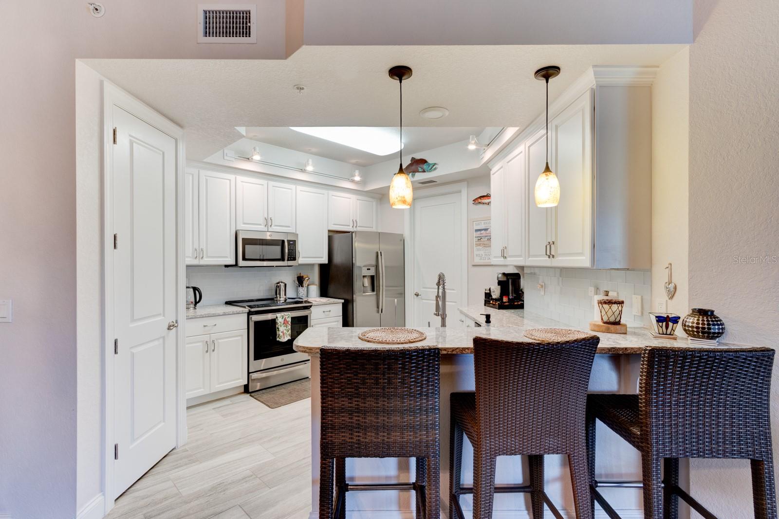 Image 8 of 27 For 3 Riverwalk Drive 202