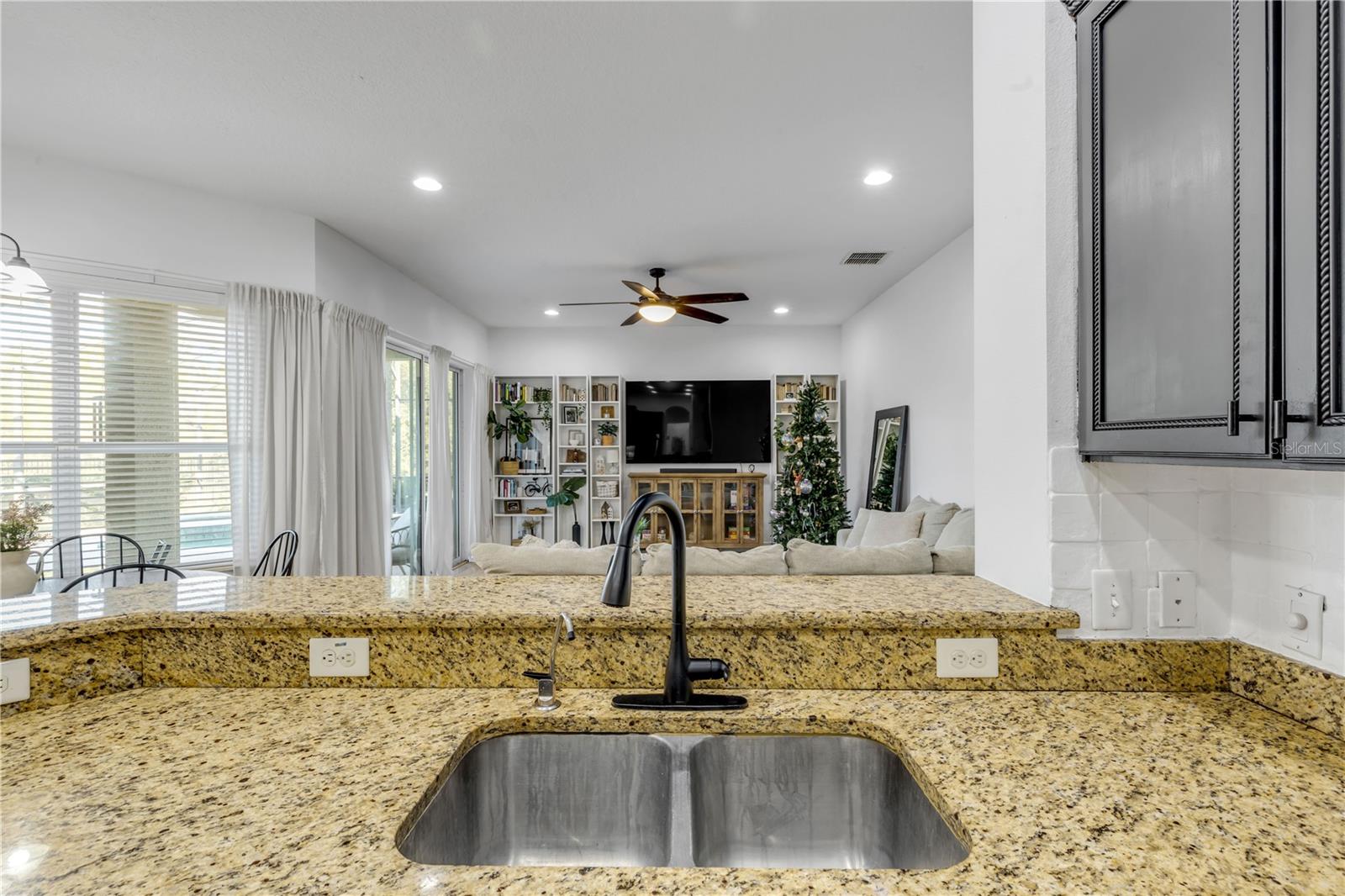 Image 46 of 88 For 3021 Isola Bella Boulevard