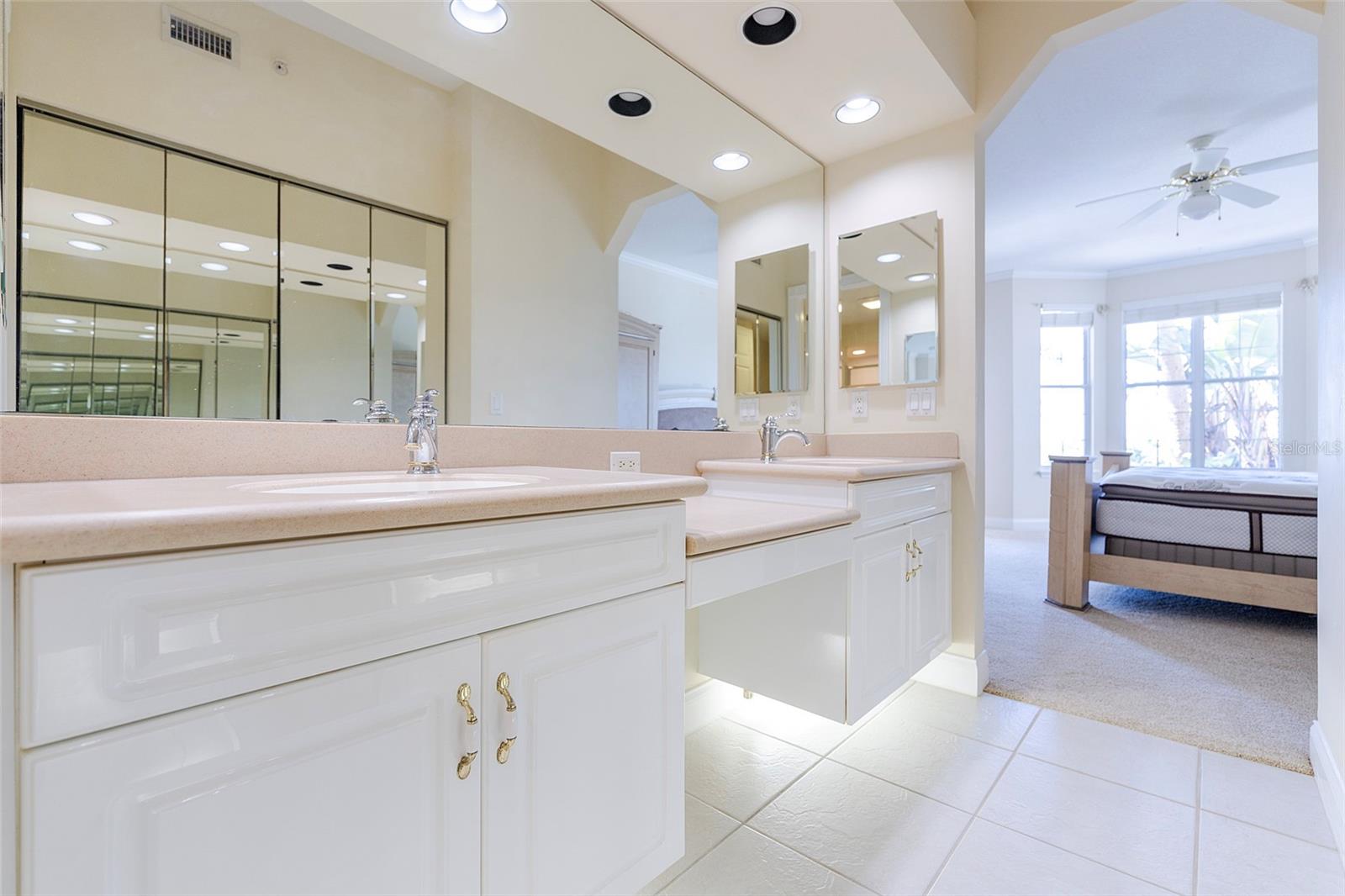 Image 8 of 34 For 4624 Harbour Village Boulevard 4204