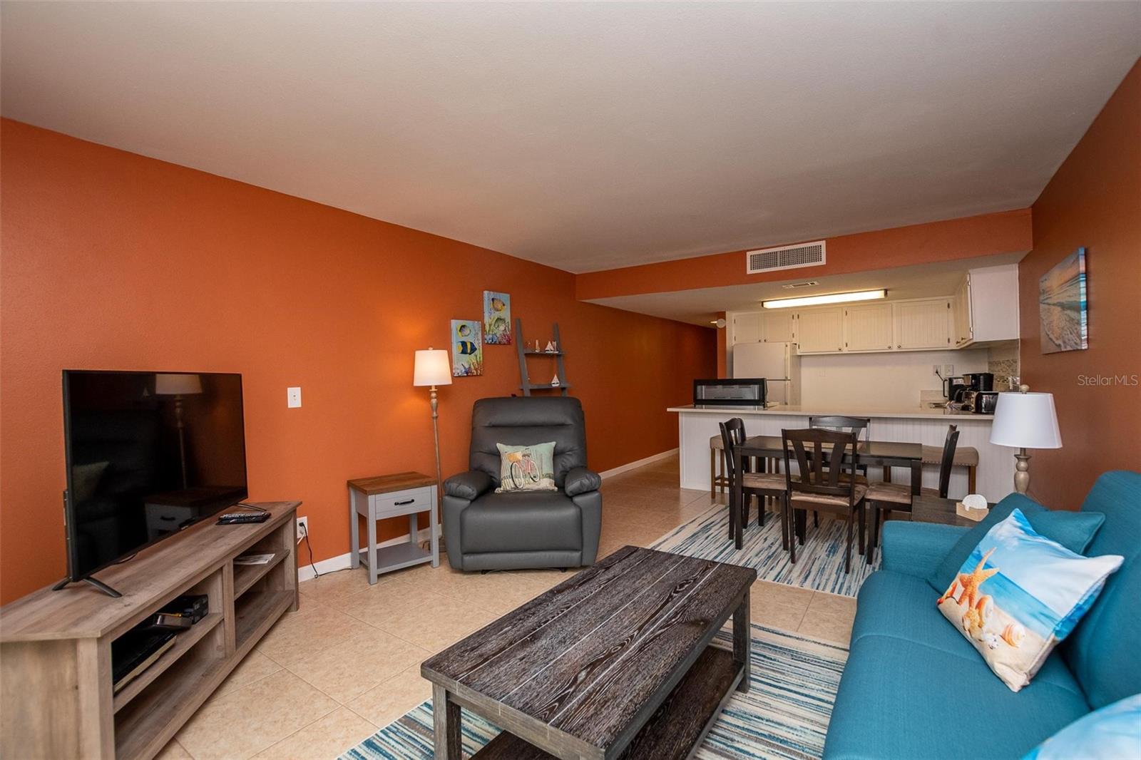 Image 5 of 7 For 4849 Saxon Drive C202