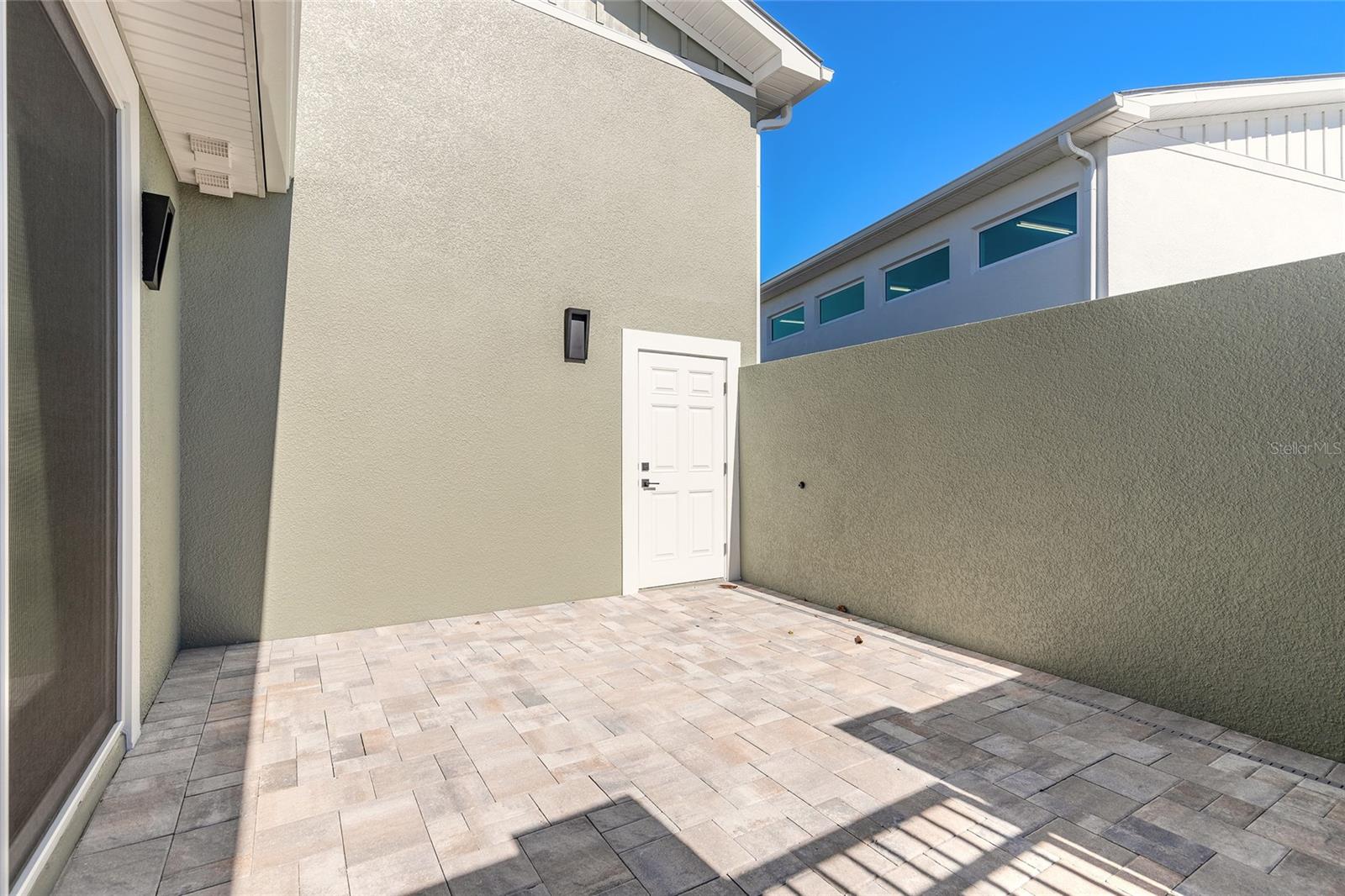 Image 13 of 26 For 704 Skylane Circle