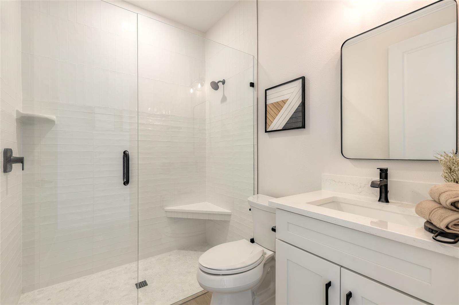 Image 15 of 26 For 704 Skylane Circle