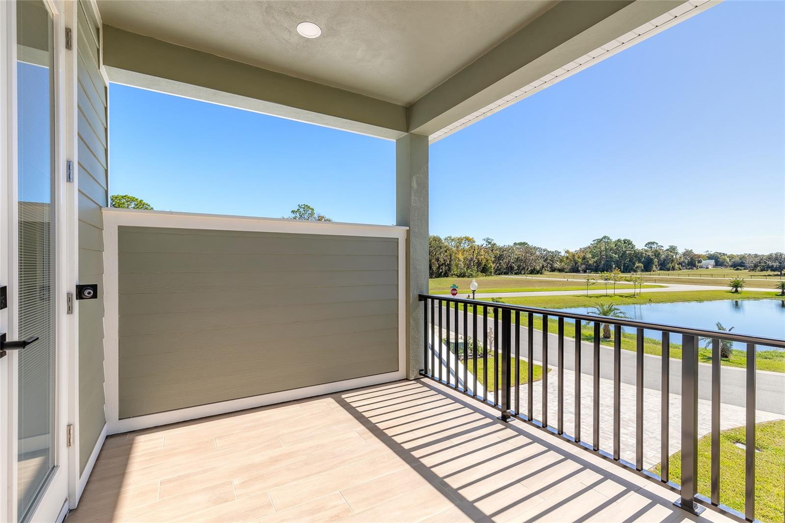 Image 19 of 26 For 704 Skylane Circle