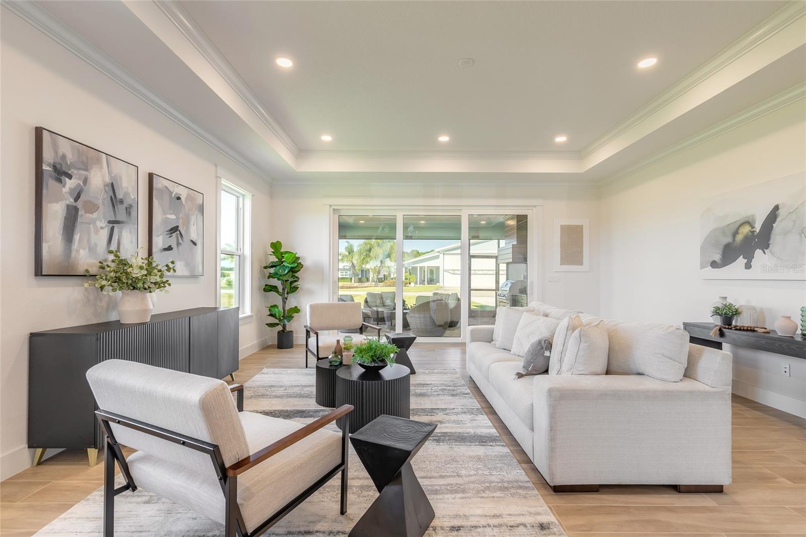 Image 7 of 26 For 704 Skylane Circle