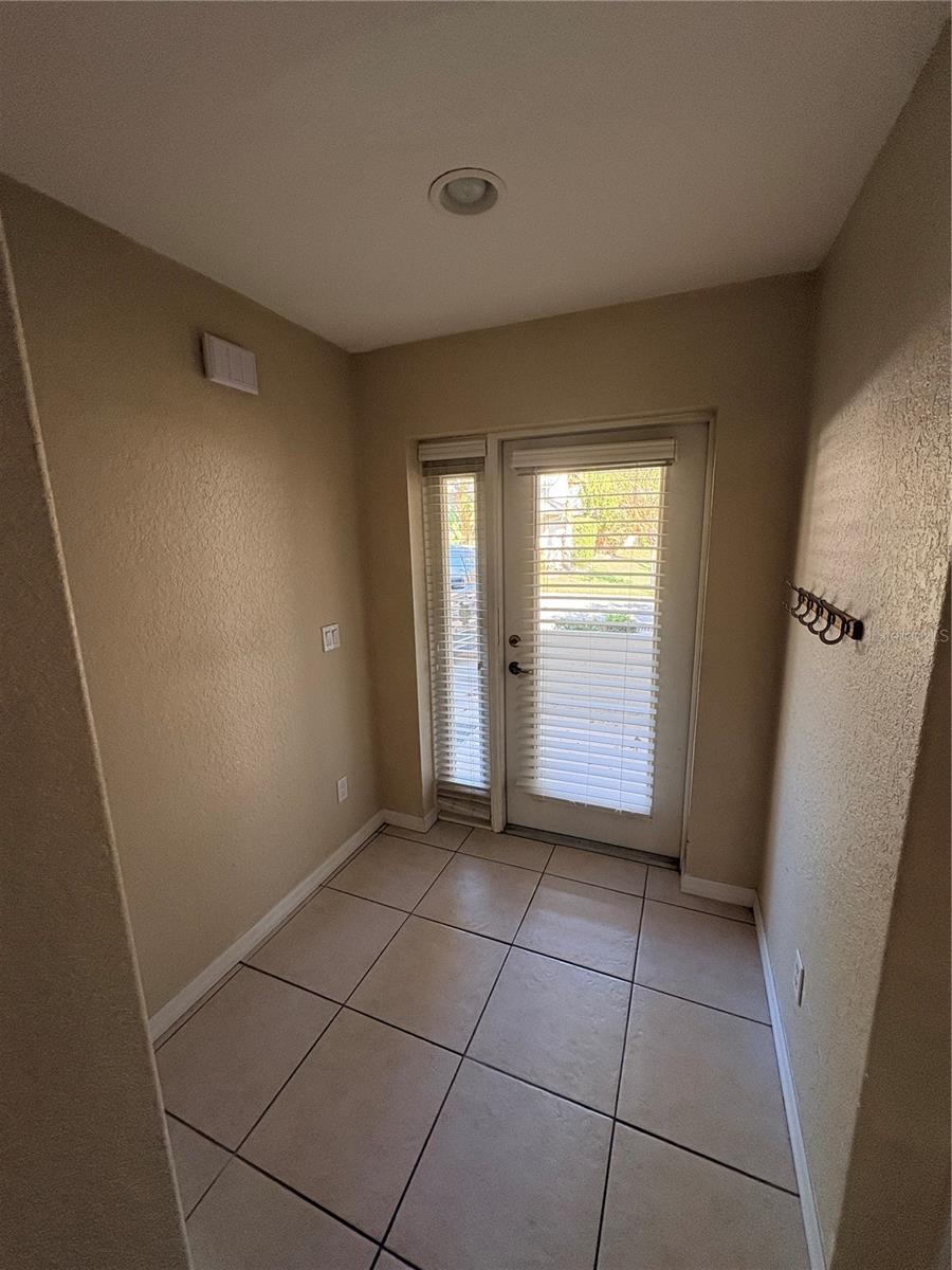 Image 4 of 22 For 533 Wayne Avenue