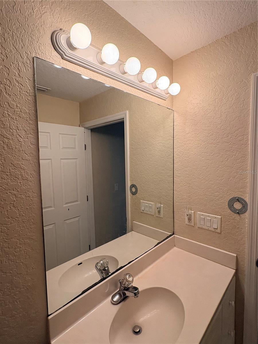 Image 8 of 22 For 533 Wayne Avenue