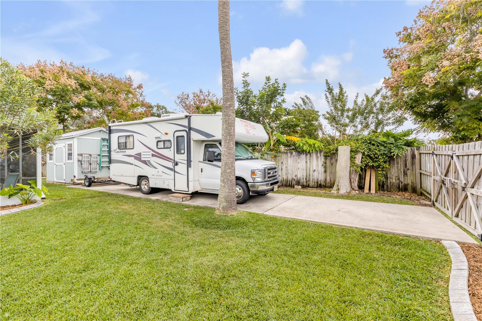 Image 25 of 32 For 2951 Gaslight Drive