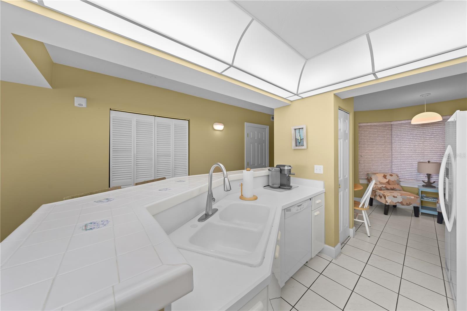 Image 15 of 53 For 4575 Atlantic Avenue 6209