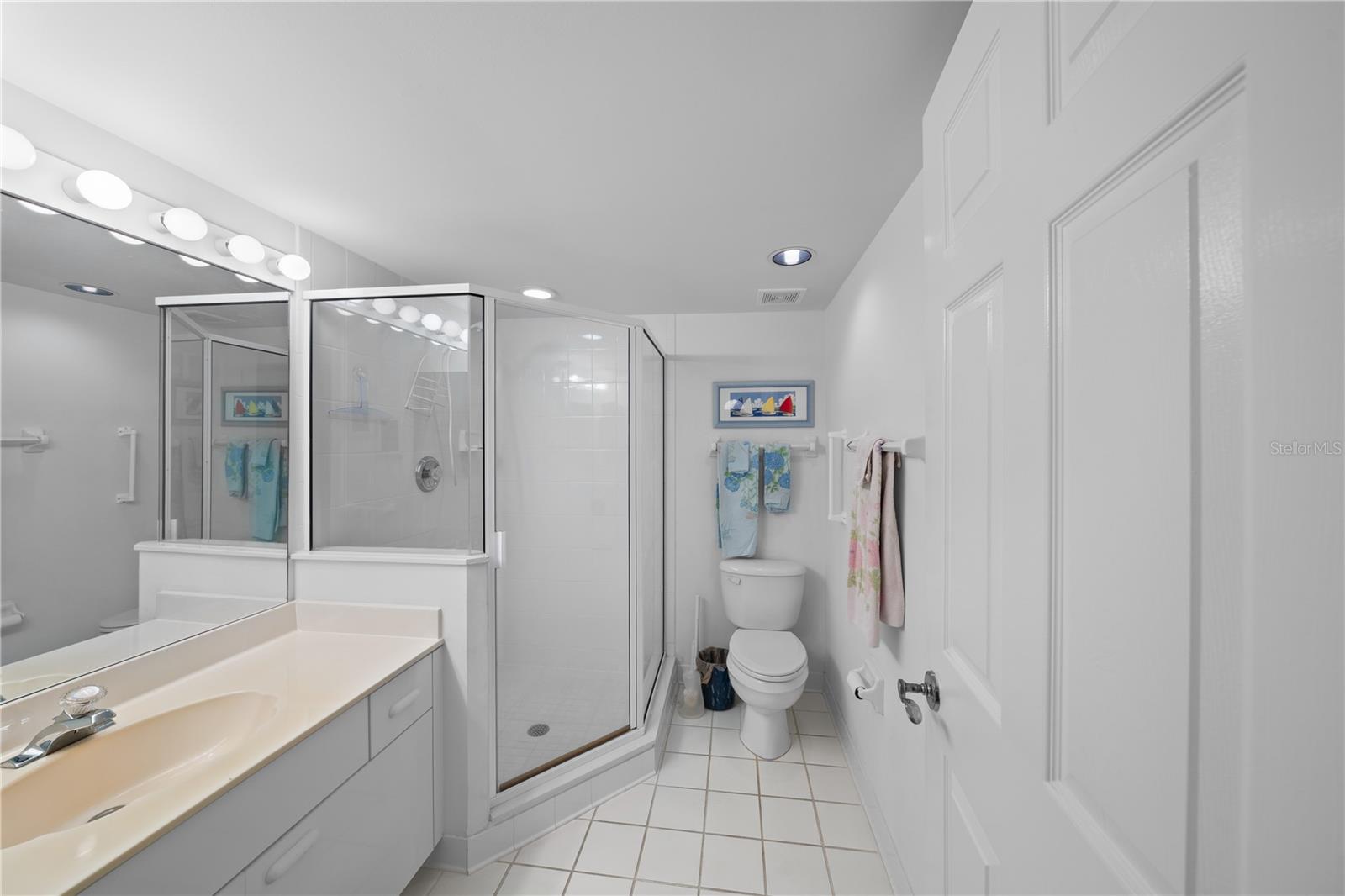 Image 42 of 53 For 4575 Atlantic Avenue 6209