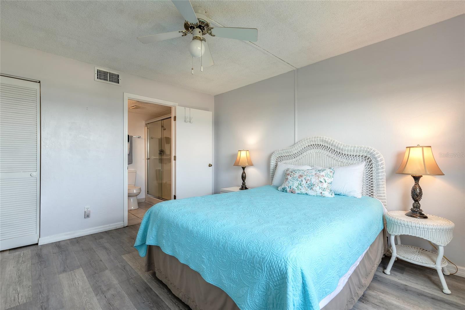 Image 11 of 31 For 3180 Ocean Shore Boulevard 208