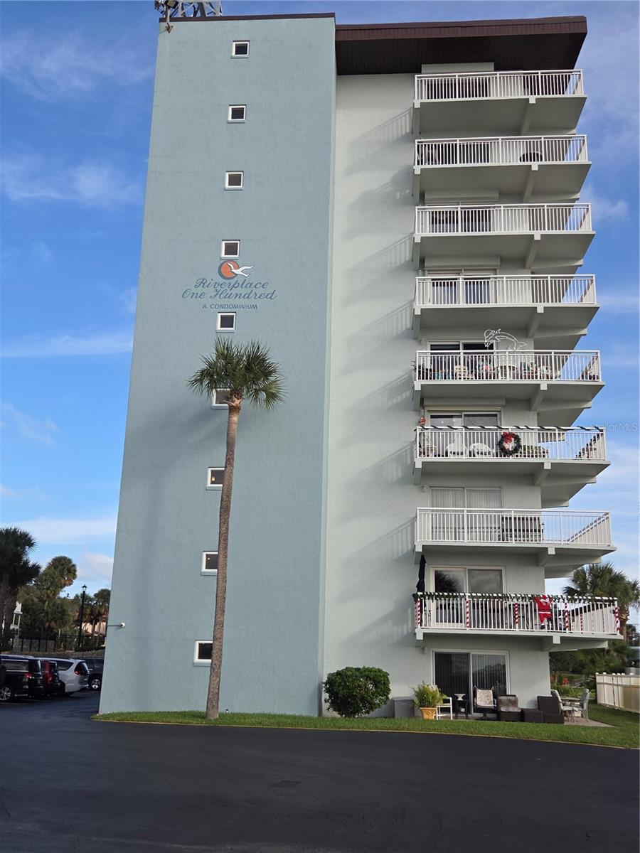 Image 3 of 59 For 100 Silver Beach Avenue 214