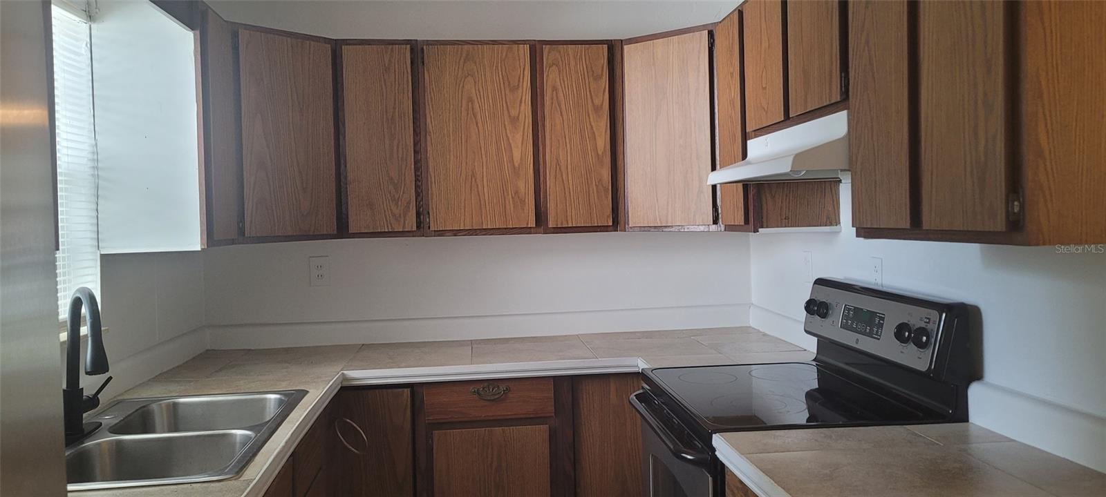 Image 2 of 4 For 834 11th Avenue