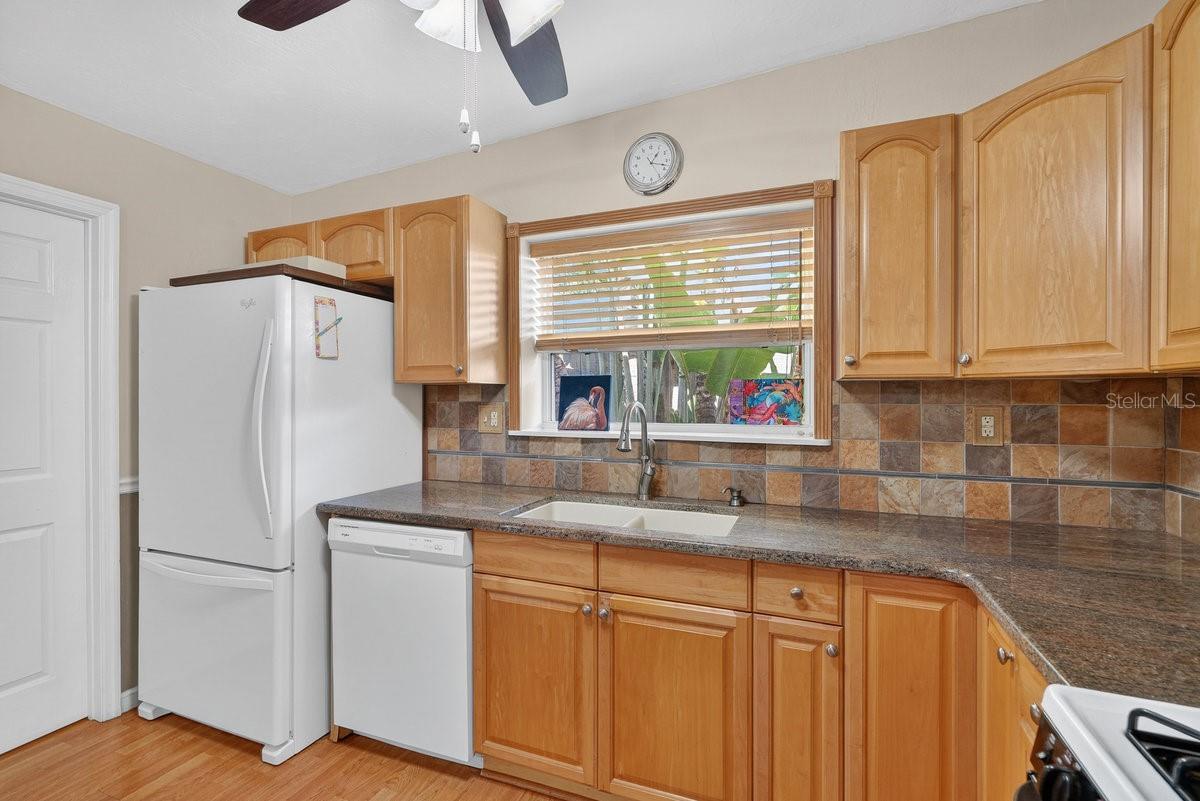 Image 15 of 52 For 810 9th Avenue