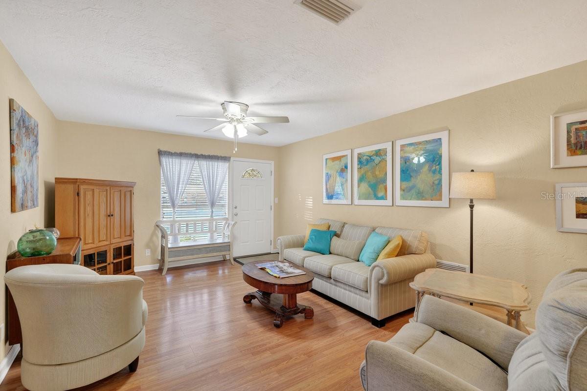 Image 7 of 52 For 810 9th Avenue