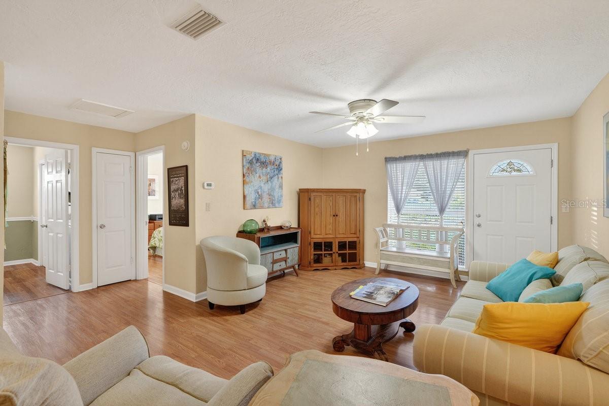 Image 9 of 52 For 810 9th Avenue