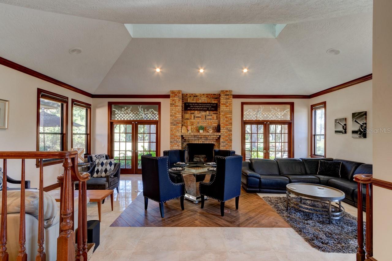 Image 10 of 38 For 1811 Spruce Creek Boulevard