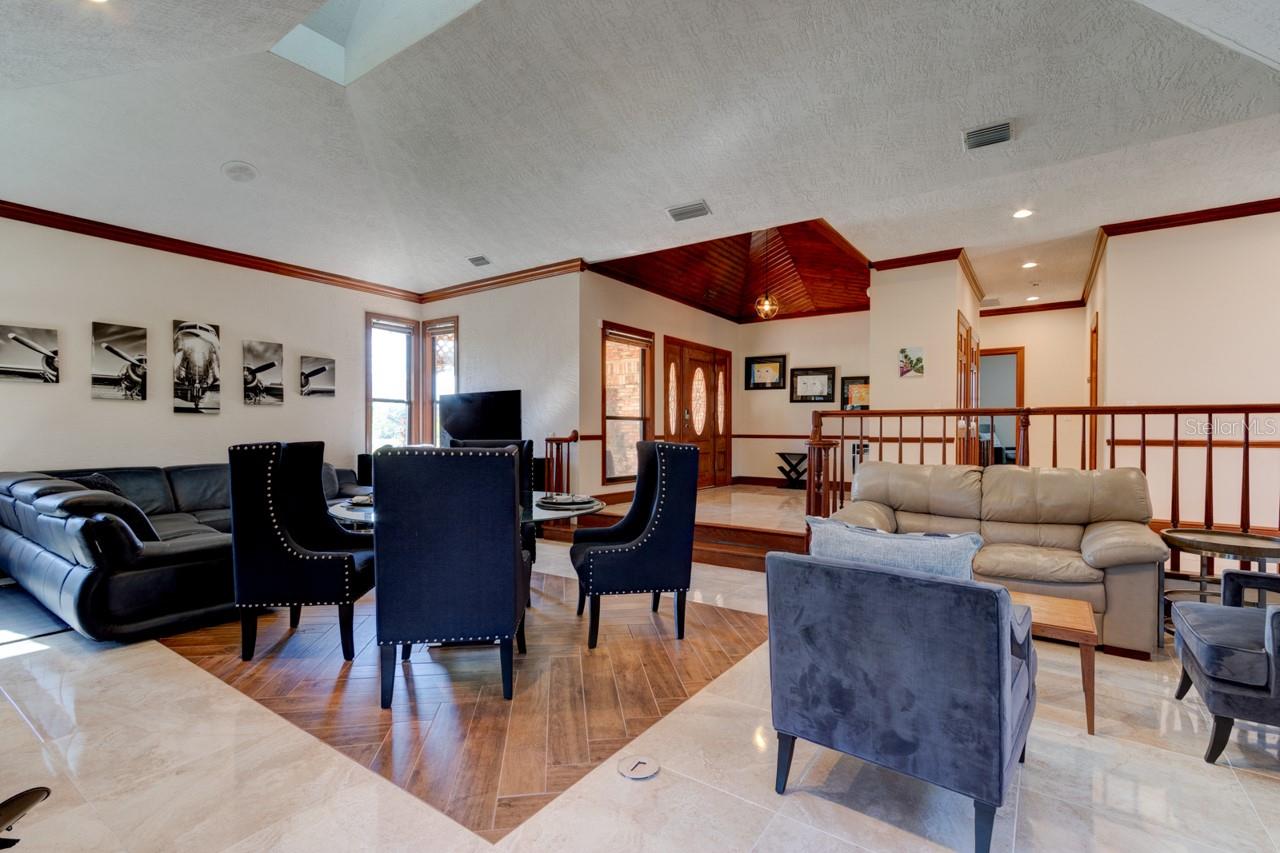 Image 11 of 38 For 1811 Spruce Creek Boulevard