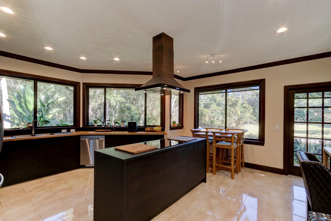 Image 17 of 38 For 1811 Spruce Creek Boulevard