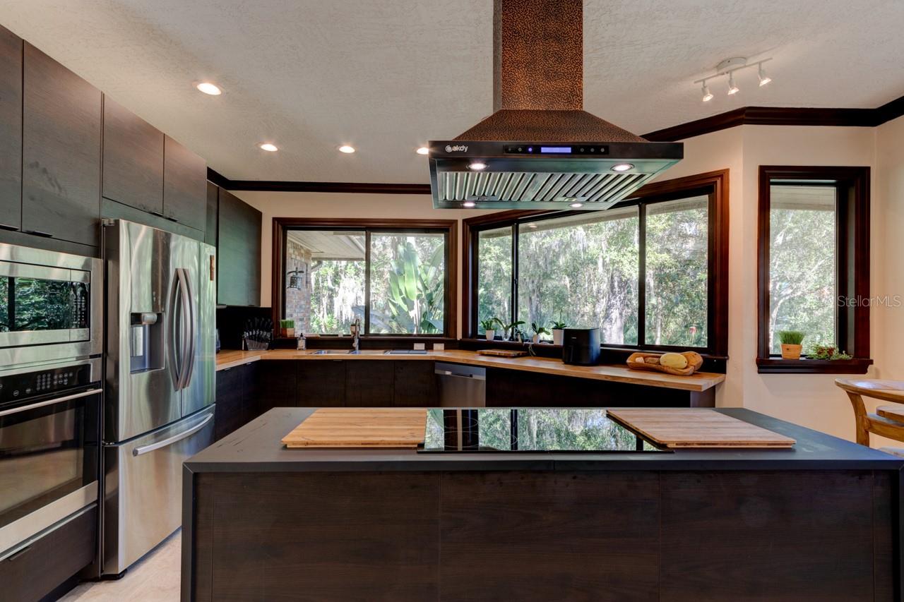 Image 19 of 38 For 1811 Spruce Creek Boulevard