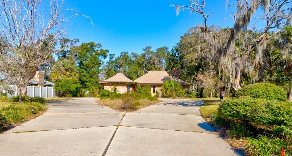 Image 2 of 38 For 1811 Spruce Creek Boulevard