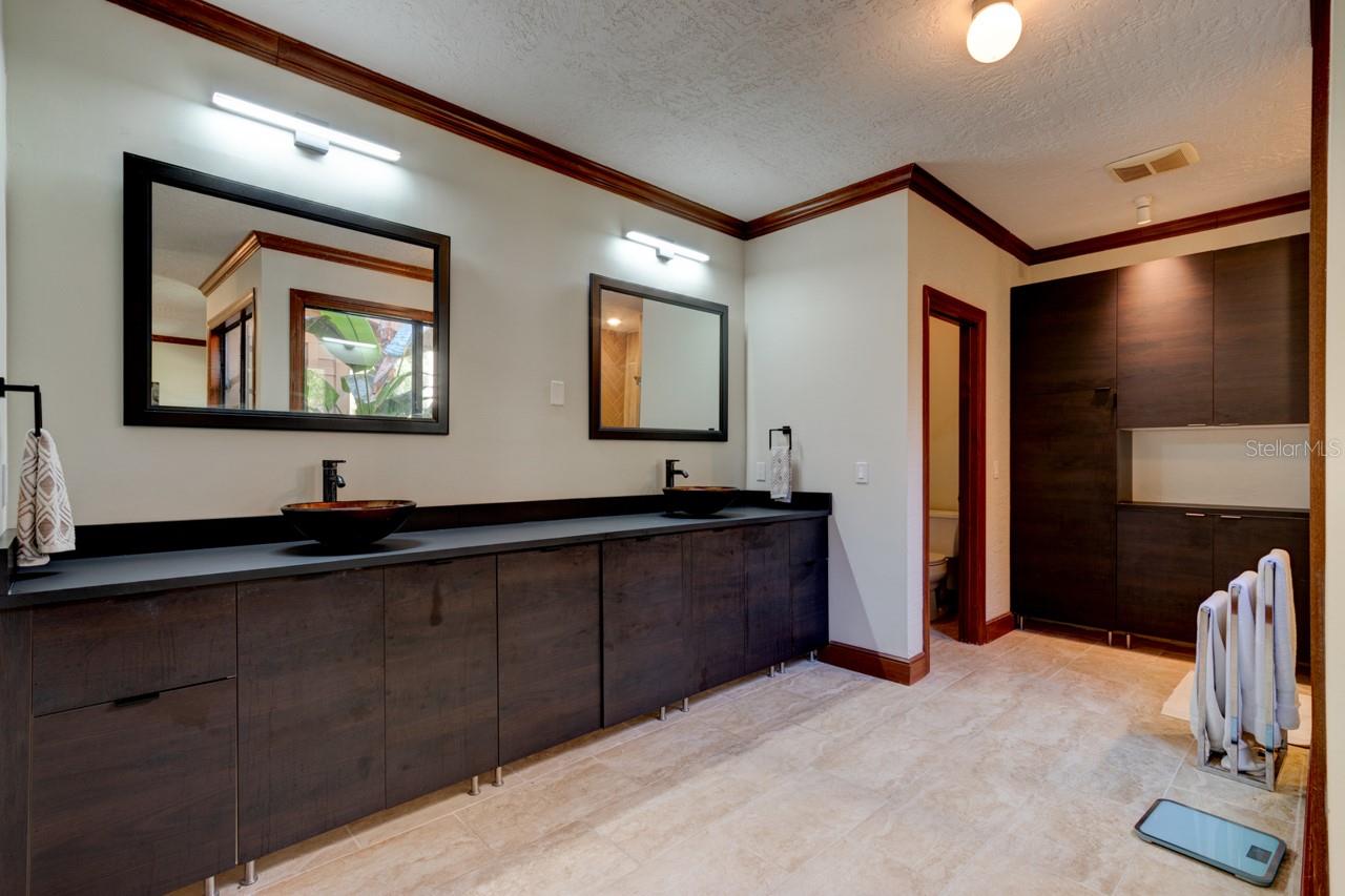 Image 26 of 38 For 1811 Spruce Creek Boulevard