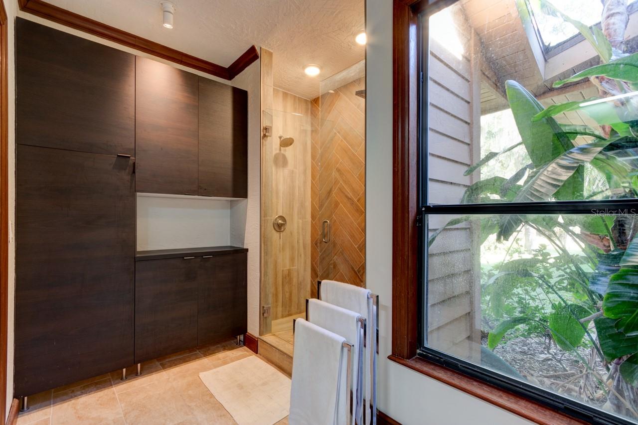 Image 27 of 38 For 1811 Spruce Creek Boulevard