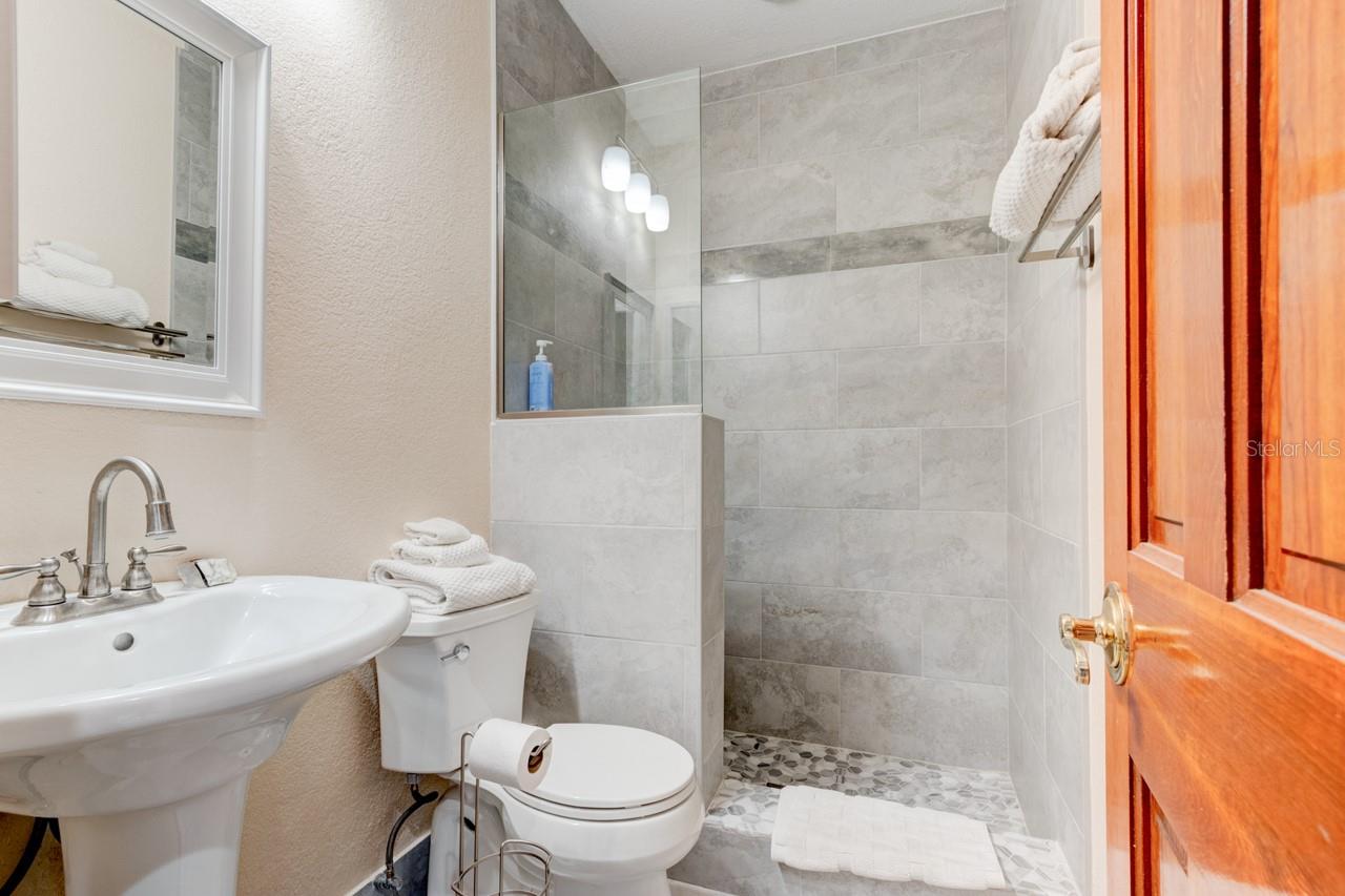 Image 36 of 38 For 1811 Spruce Creek Boulevard